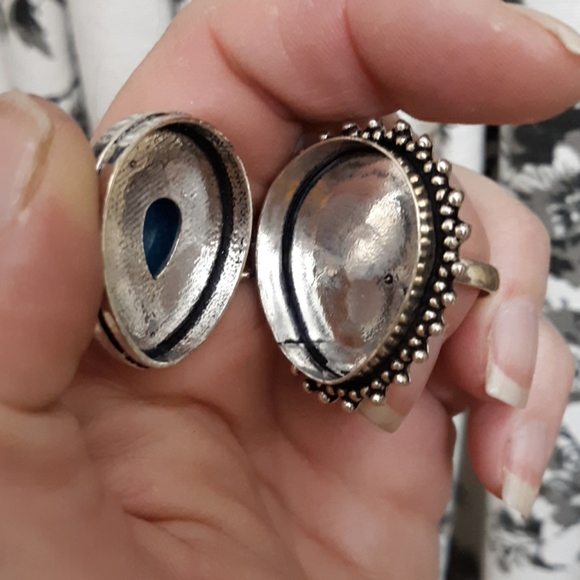 New Chalcedony 925 Silver Poison Ring. - Picture 7 of 8